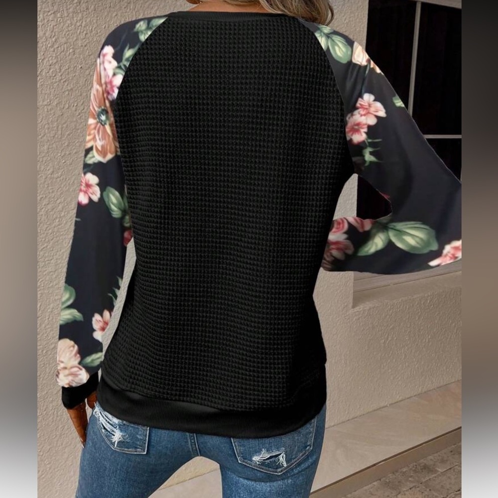 New  long sleeve floral print sleeve top - Picture 8 of 8